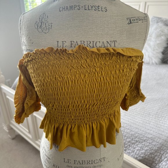 I Am | Smocked Off the Shoulder Crop Top Mustard Sz L - Picture 4 of 7